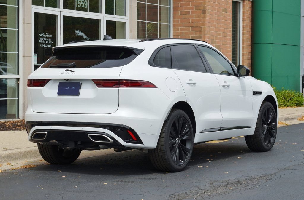 Used 2025 Jaguar F-PACE R-Dynamic S AWD/4WD image 6