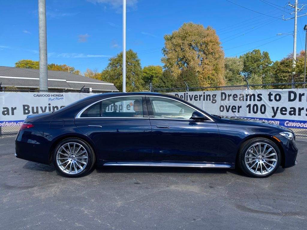 Used 2022 Mercedes-Benz S 580 4MATIC Sedan image 2