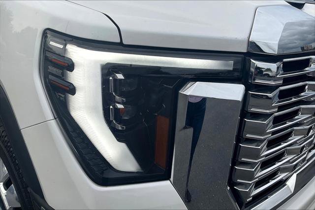 Used 2024 GMC Sierra 3500 Denali w/ Technology Package image 28