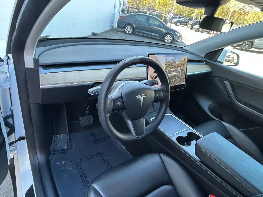 Used 2021 Tesla Model Y Long Range AWD/4WD image 2