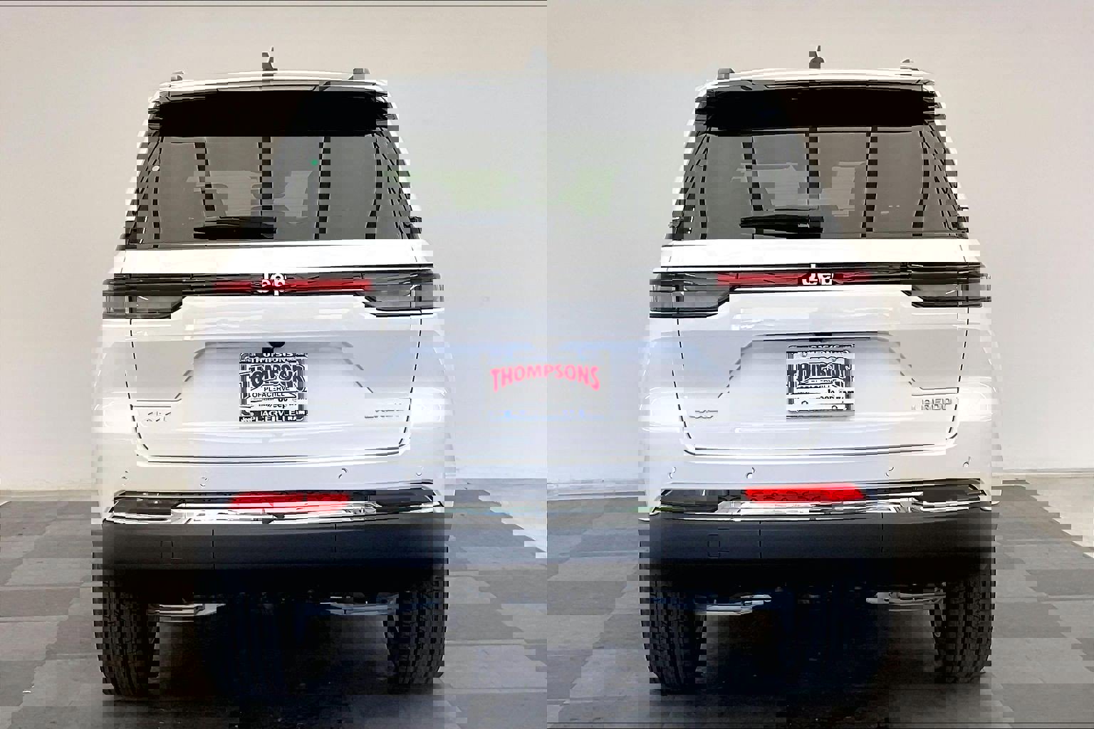 New 2025 Jeep Grand Cherokee Laredo X w/ Luxury Tech Group I image 3