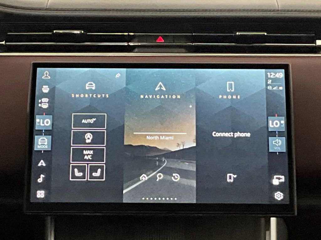 Used 2025 Land Rover Range Rover Long Wheelbase Autobiography image 11