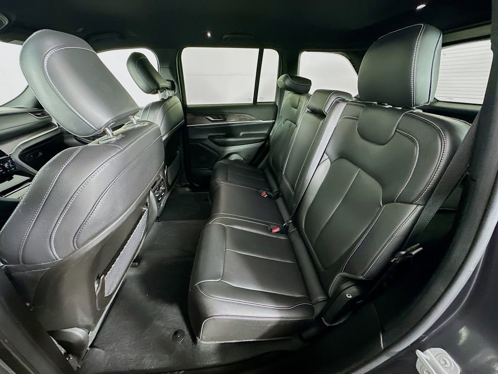 Certified 2025 Jeep Grand Cherokee Limited w/ MOPAR Finishing Package image 35