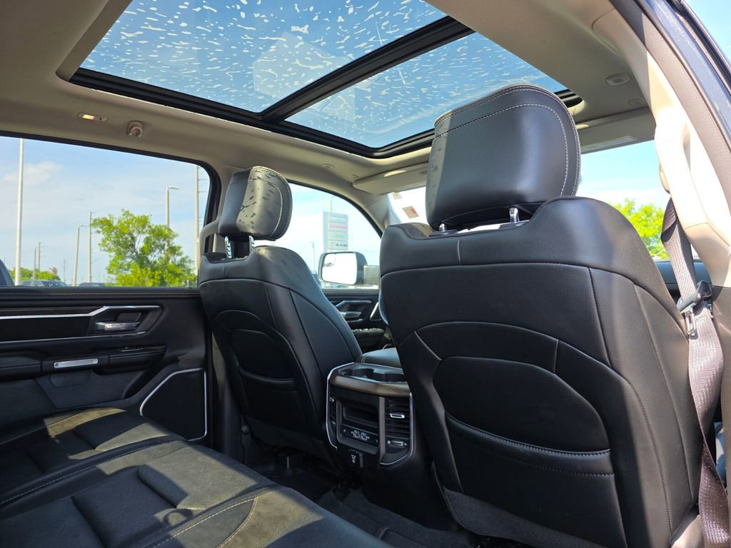 Used 2022 RAM 1500 Laramie AWD/4WD image 12