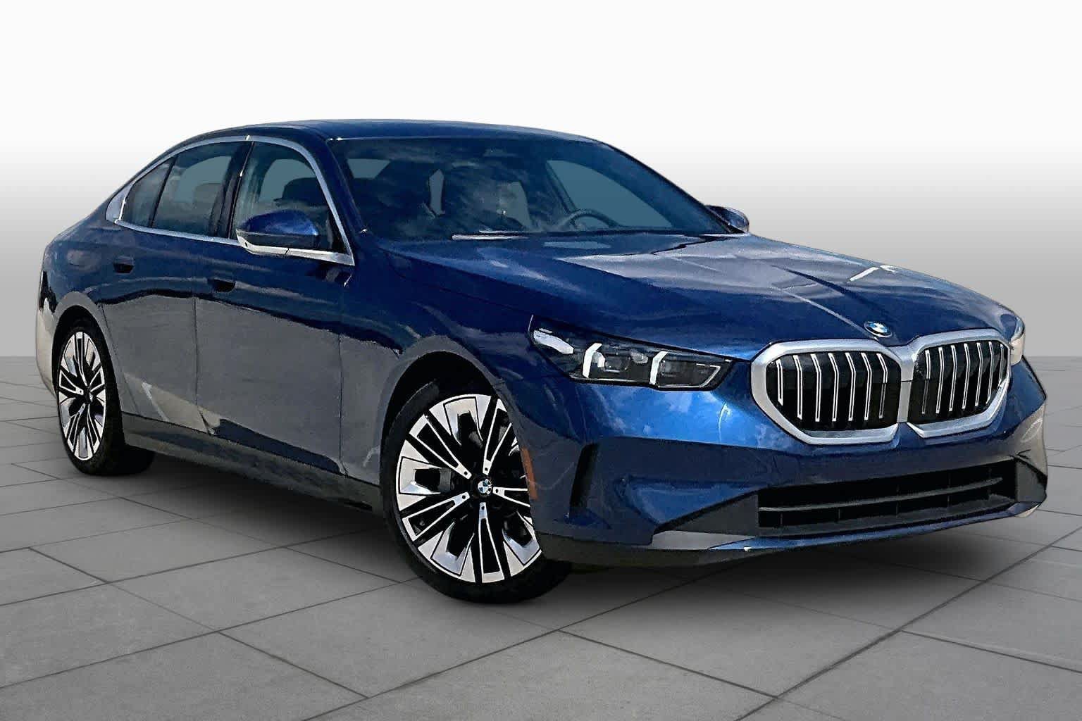 Used 2027 BMW 530i RWD image 2