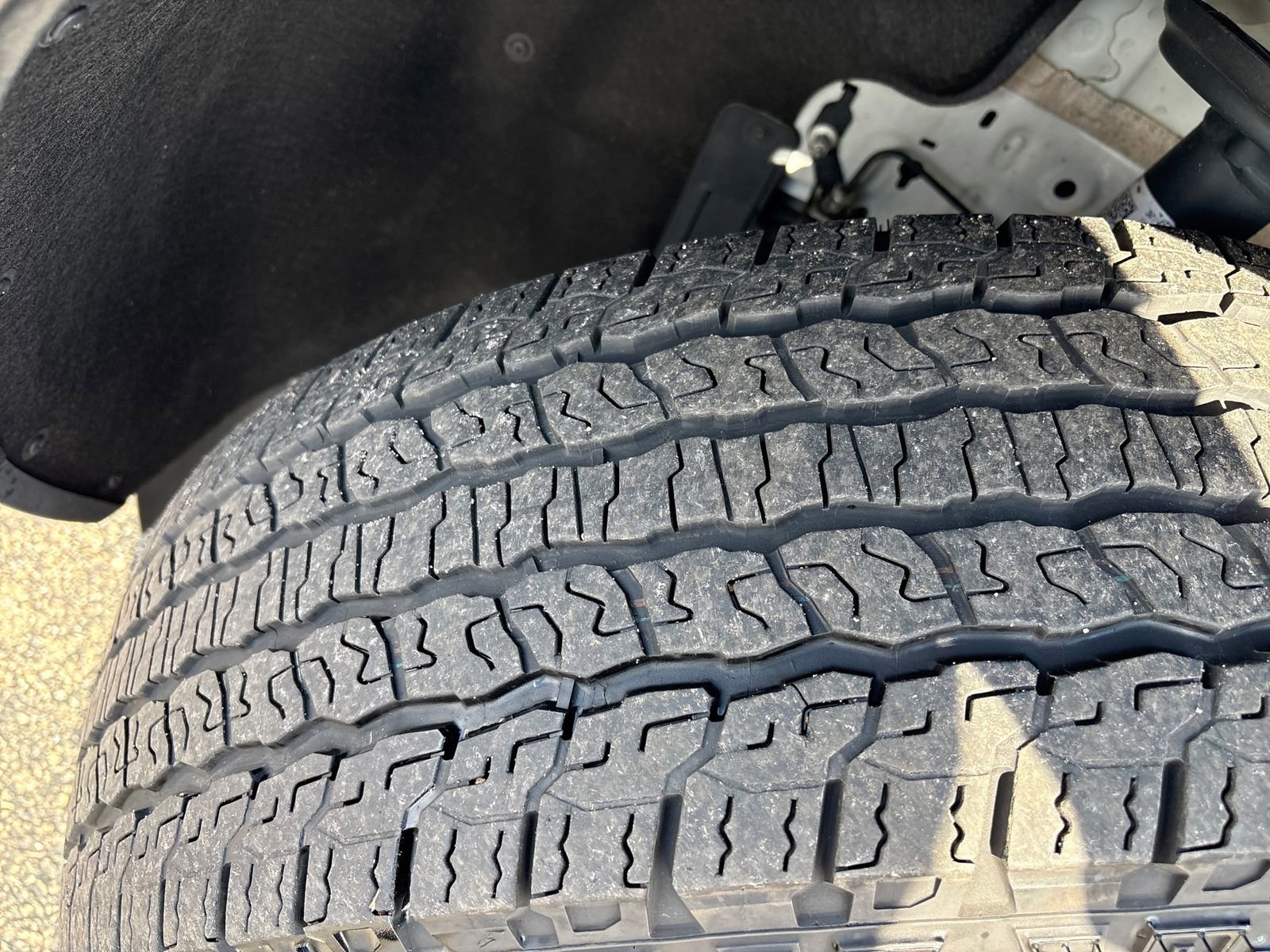 Used 2024 GMC Acadia AT4 w/ Luxury Package AWD/4WD image 28