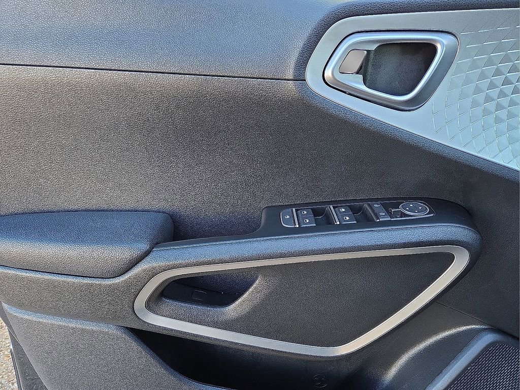 Used 2024 Kia Soul LX w/ Option Group 015 image 20