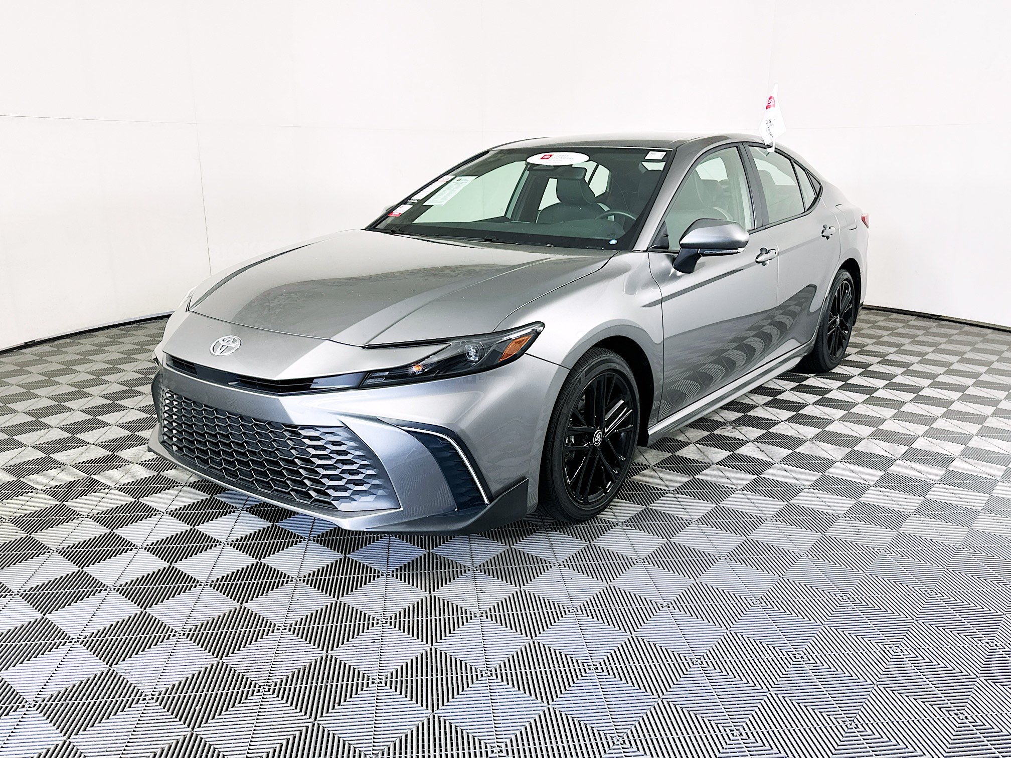 Used 2026 Toyota Camry SE w/ Convenience Package FWD image 7