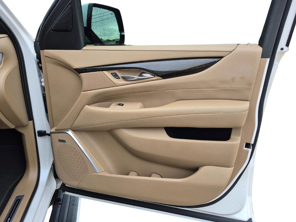 Used 2018 Cadillac Escalade Platinum image 21