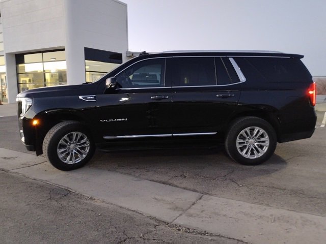 Used 2022 GMC Yukon SLT w/ SLT Luxury Package image 2