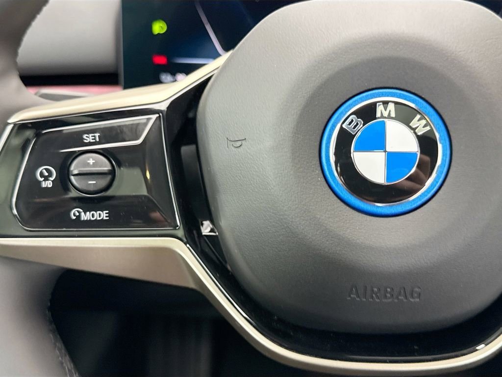 New 2026 BMW i5 eDrive40 w/ Premium Package image 11