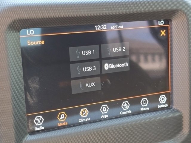 Used 2020 Jeep Gladiator Mojave w/ Cold Weather Group image 9