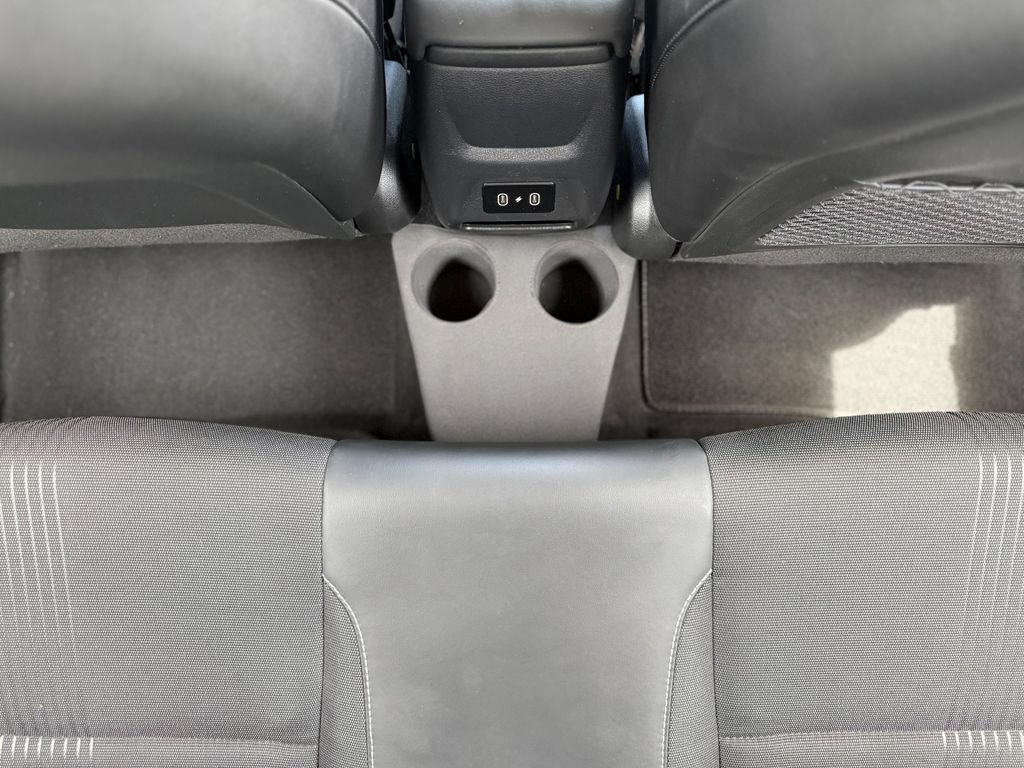Used 2024 Hyundai Venue Limited FWD image 28