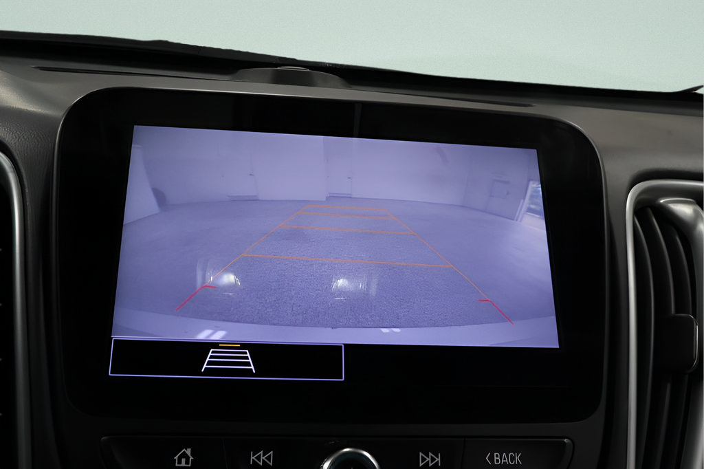 Used 2021 Chevrolet Malibu LS FWD image 12