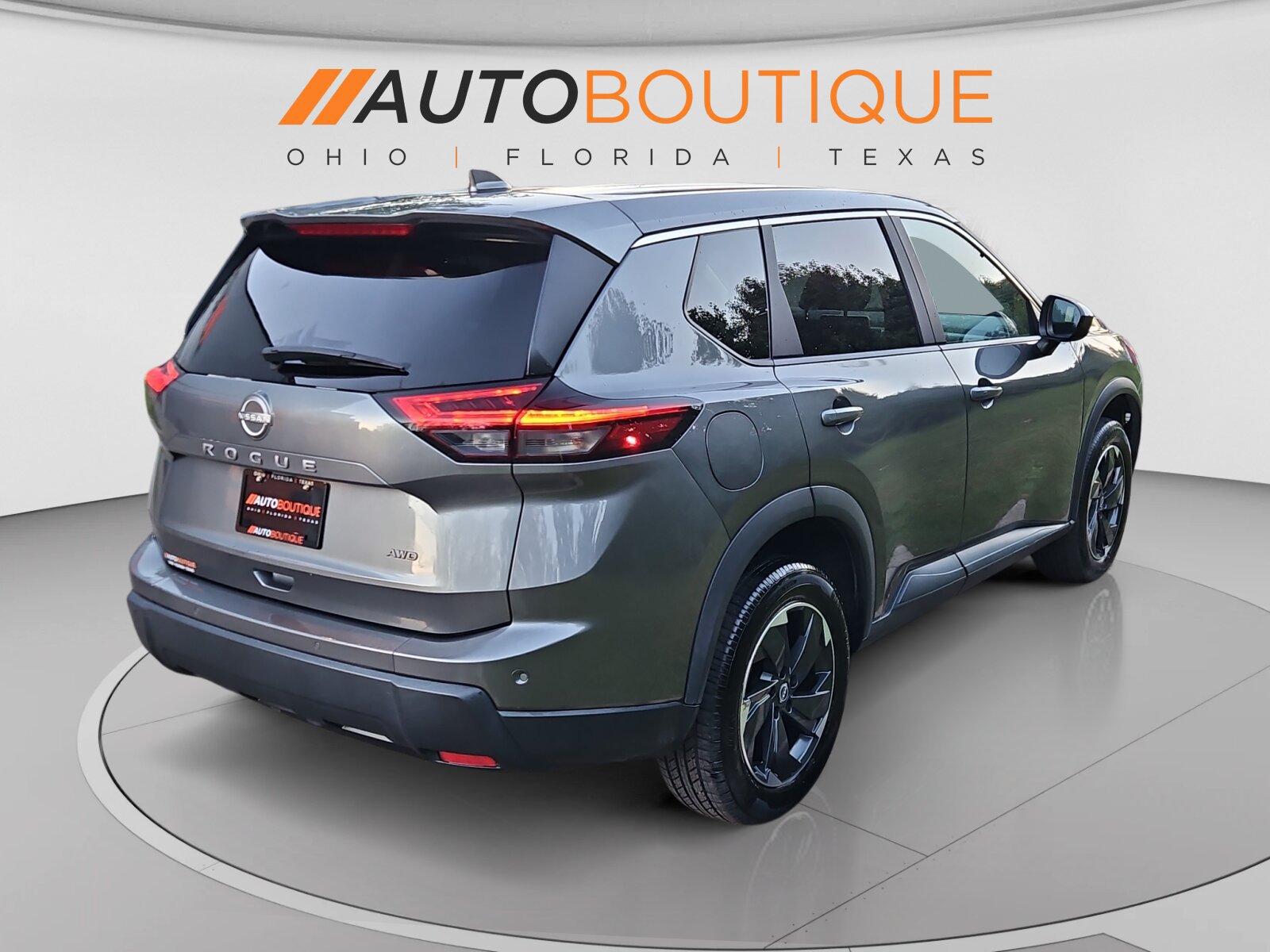 Used 2025 Nissan Rogue SV AWD/4WD image 5