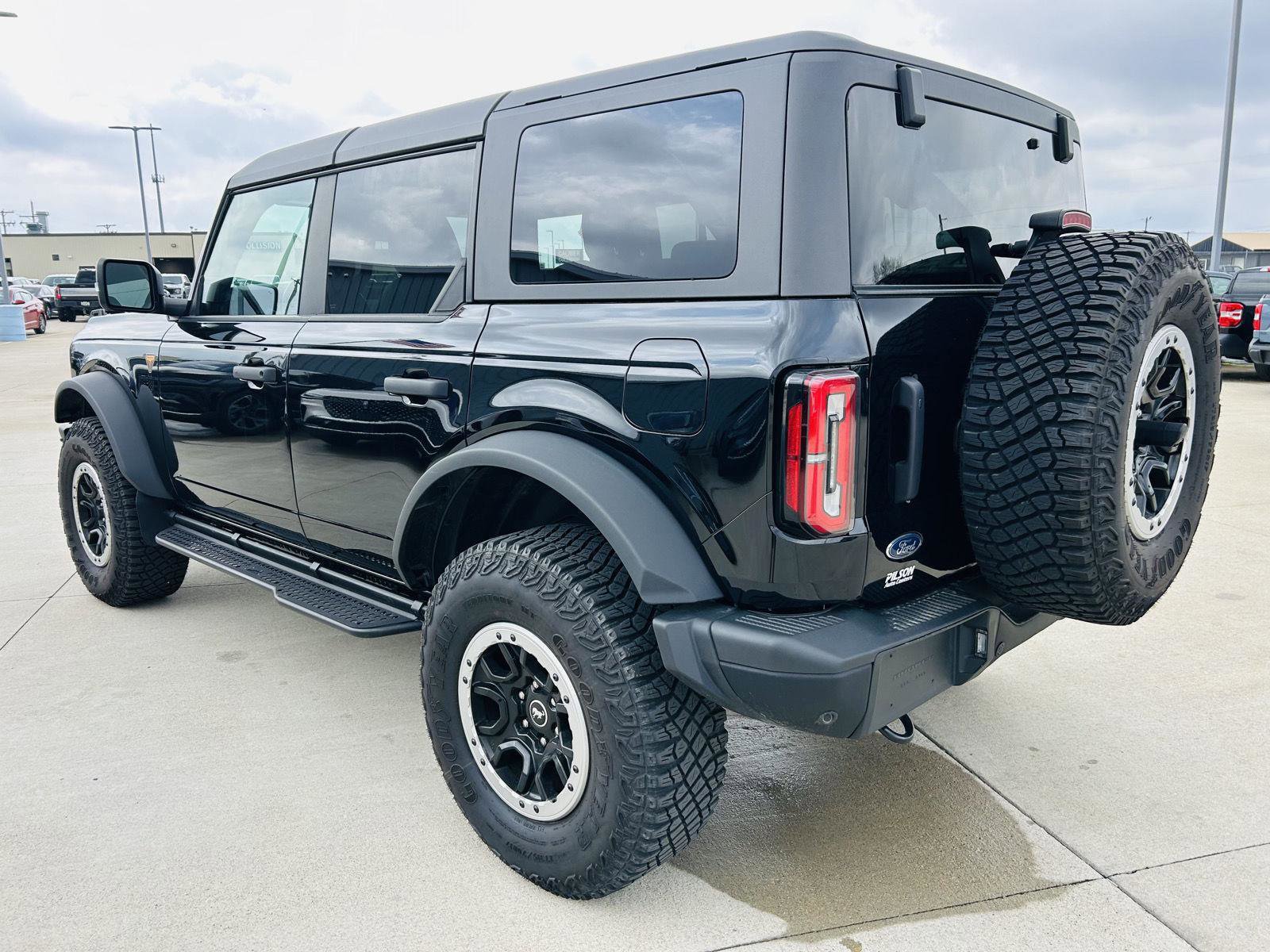 Used 2024 Ford Bronco Badlands image 37