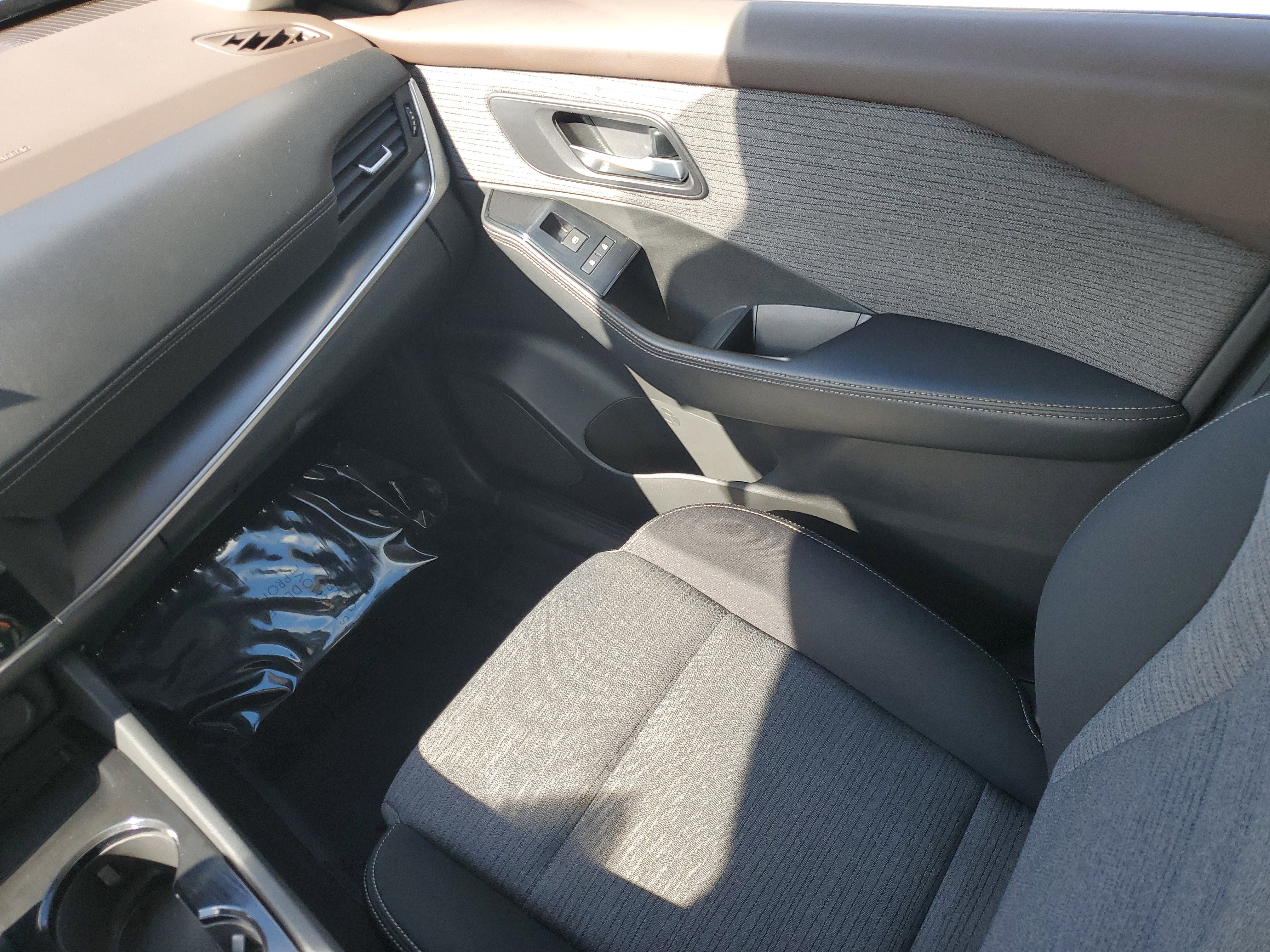 Certified 2023 Nissan Rogue SV image 12