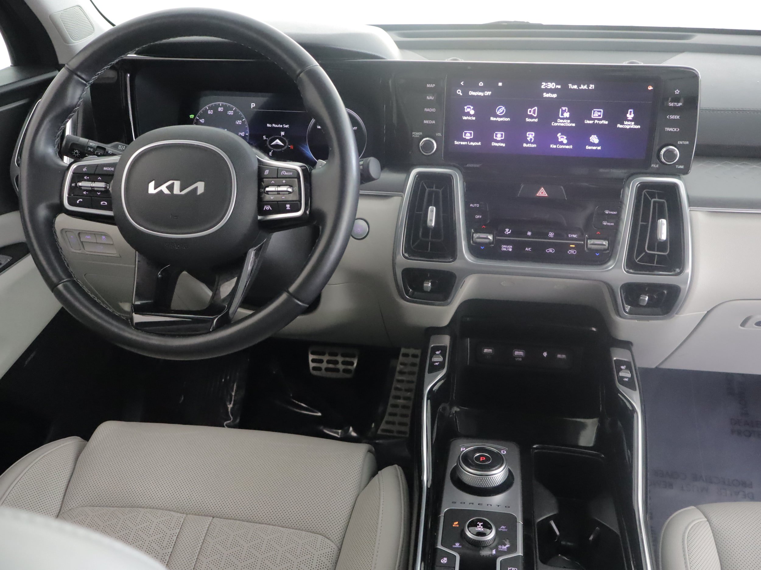 Used 2023 Kia Sorento SX Prestige w/ Panoramic Sunroof Package AWD/4WD image 2