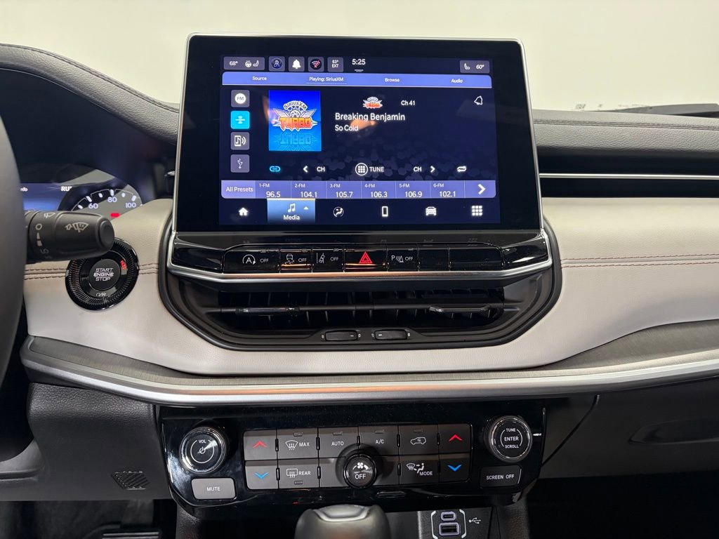 Used 2025 Jeep Compass Limited image 12