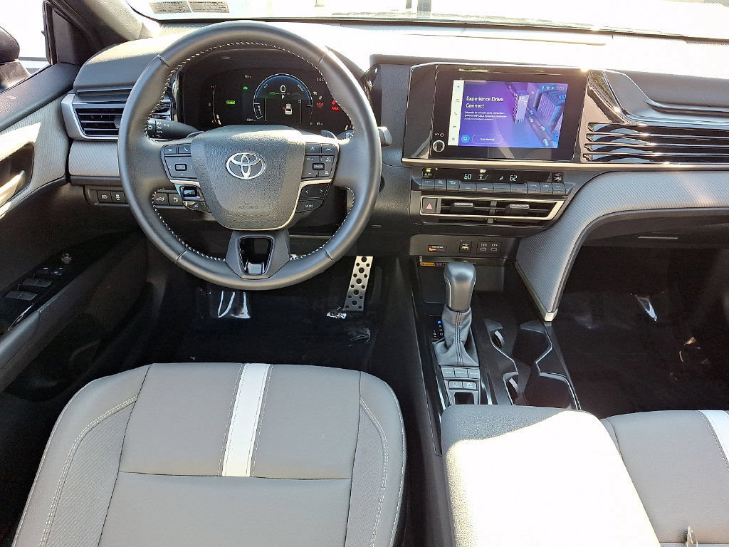 Used 2025 Toyota Camry SE w/ Convenience Package FWD image 7