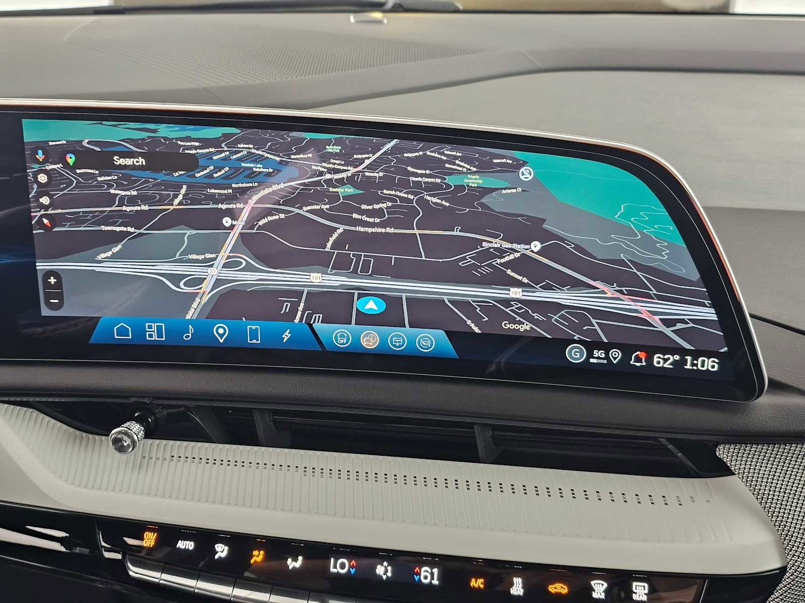 New 2026 Cadillac Optiq Luxury 1 image 25