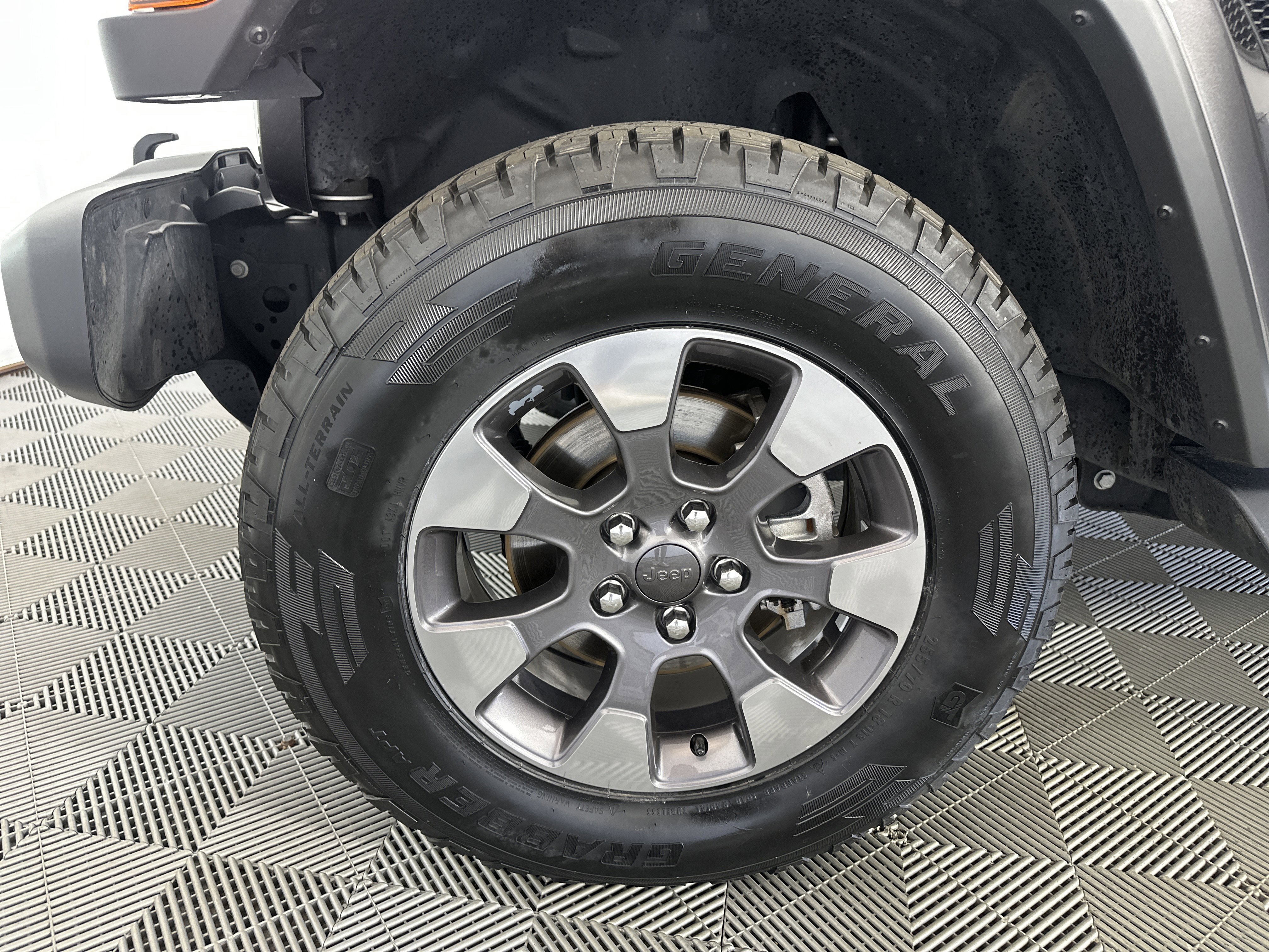 Used 2020 Jeep Wrangler Unlimited Sahara image 13