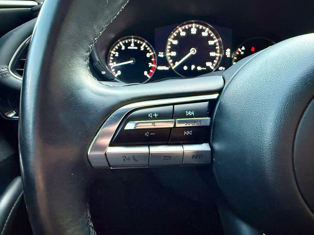 Used 2020 MAZDA MAZDA3 Premium image 54