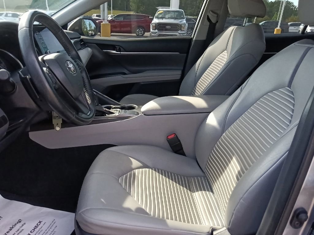 Used 2023 Toyota Camry SE FWD image 15