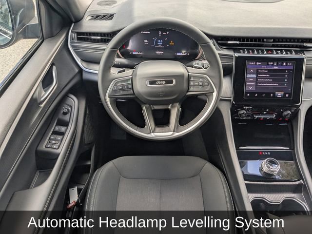 Used 2024 Jeep Grand Cherokee Laredo w/ Luxury Tech Group I image 18