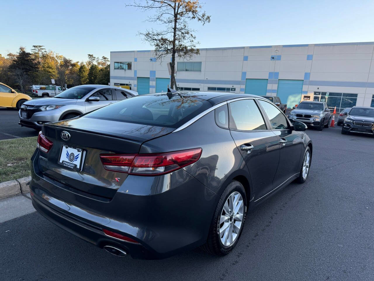 Used 2018 Kia Optima S image 7
