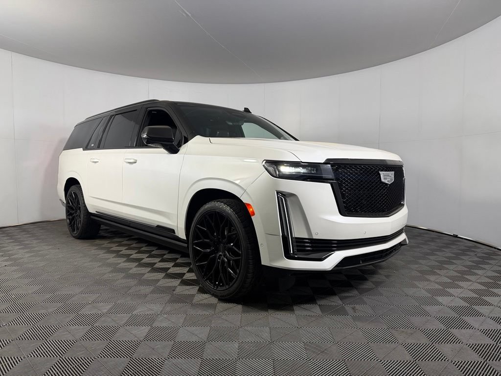 Used 2024 Cadillac Escalade ESV Sport Platinum w/ LPO, ONYX Package AWD/4WD image 3