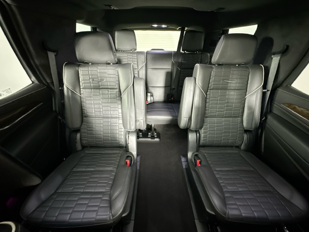 Used 2023 Cadillac Escalade Premium Luxury Platinum AWD/4WD image 13