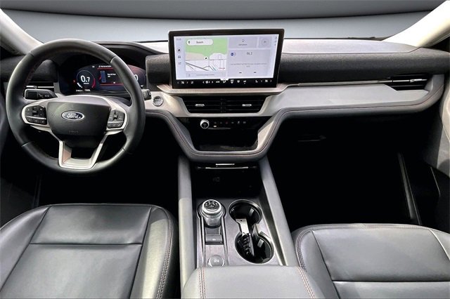 Used 2025 Ford Explorer Active w/ Active Comfort Package image 7