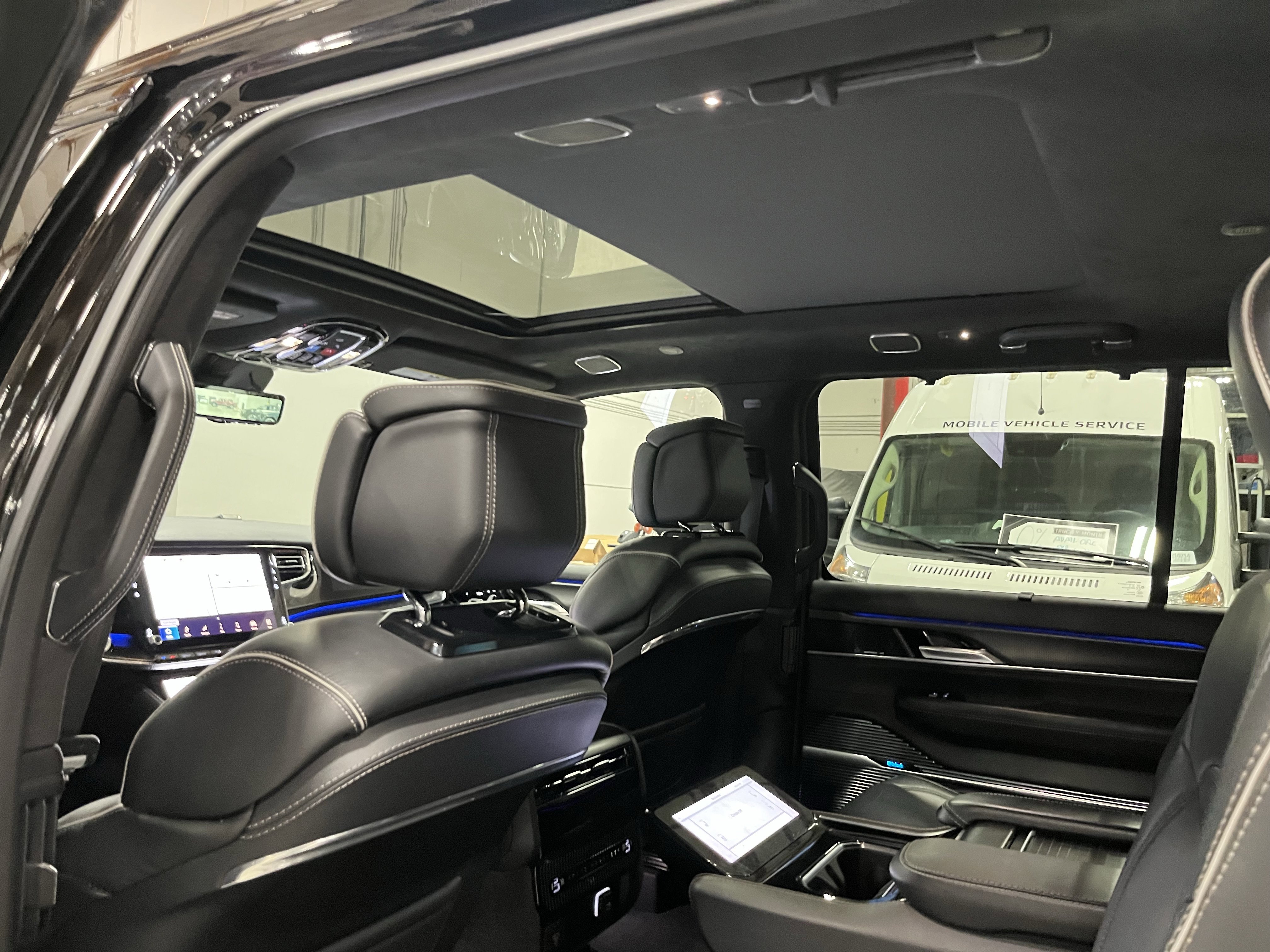 Used 2024 Jeep Grand Wagoneer L Series II w/ Quick Order Packagew 28T image 15