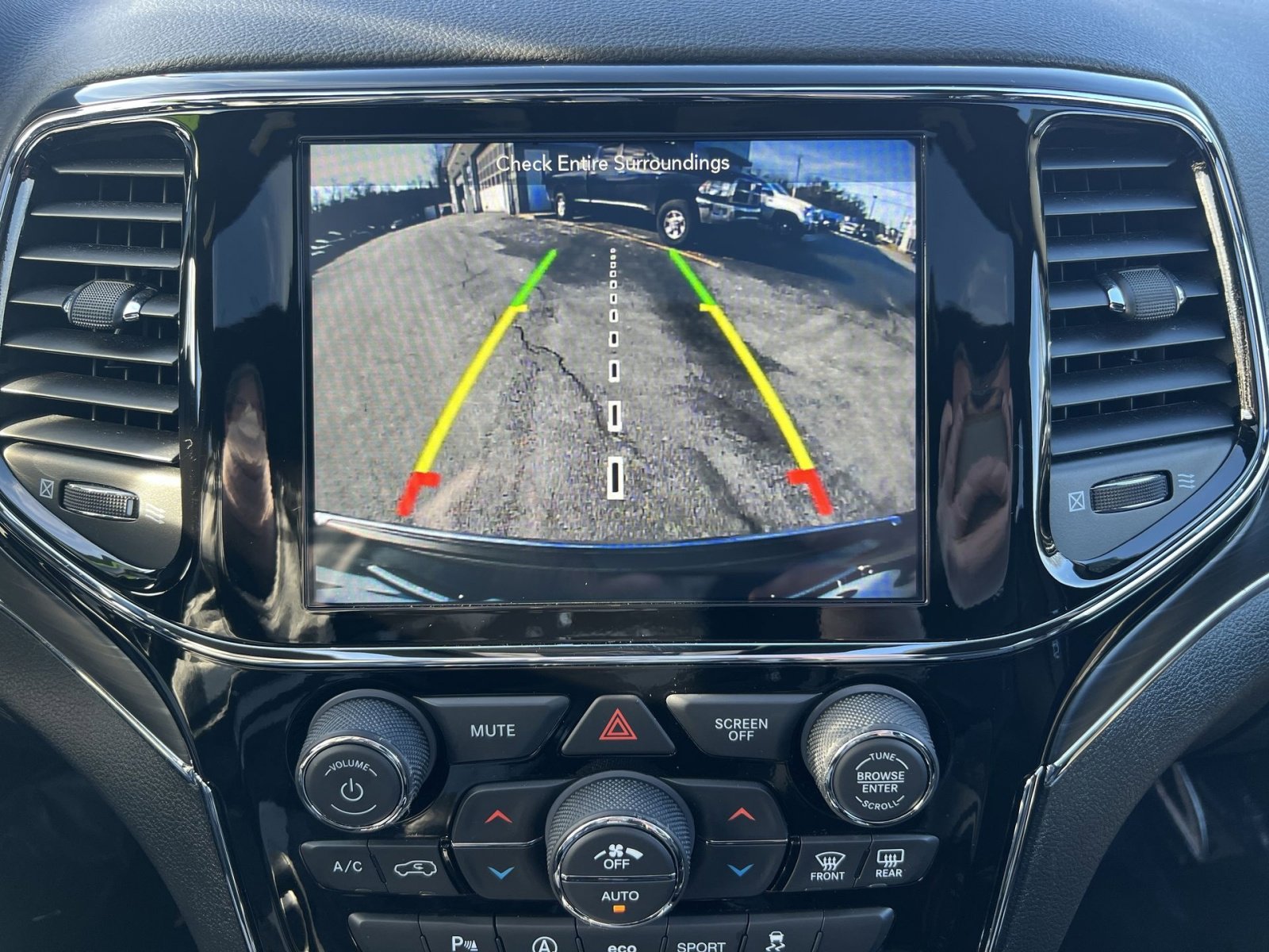 Used 2019 Jeep Grand Cherokee Limited image 19