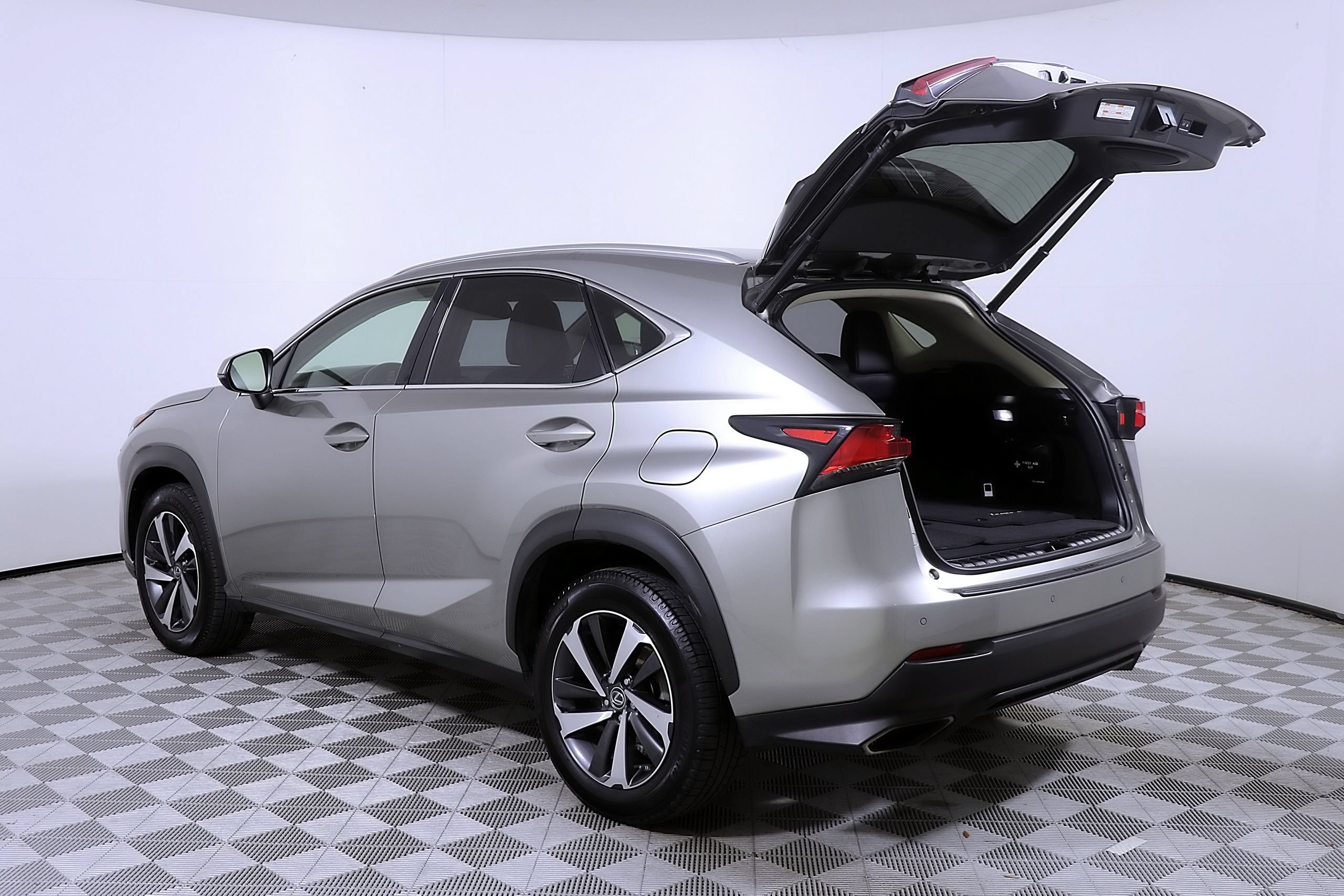 Used 2018 Lexus NX 300 FWD w/ Premium Package image 10