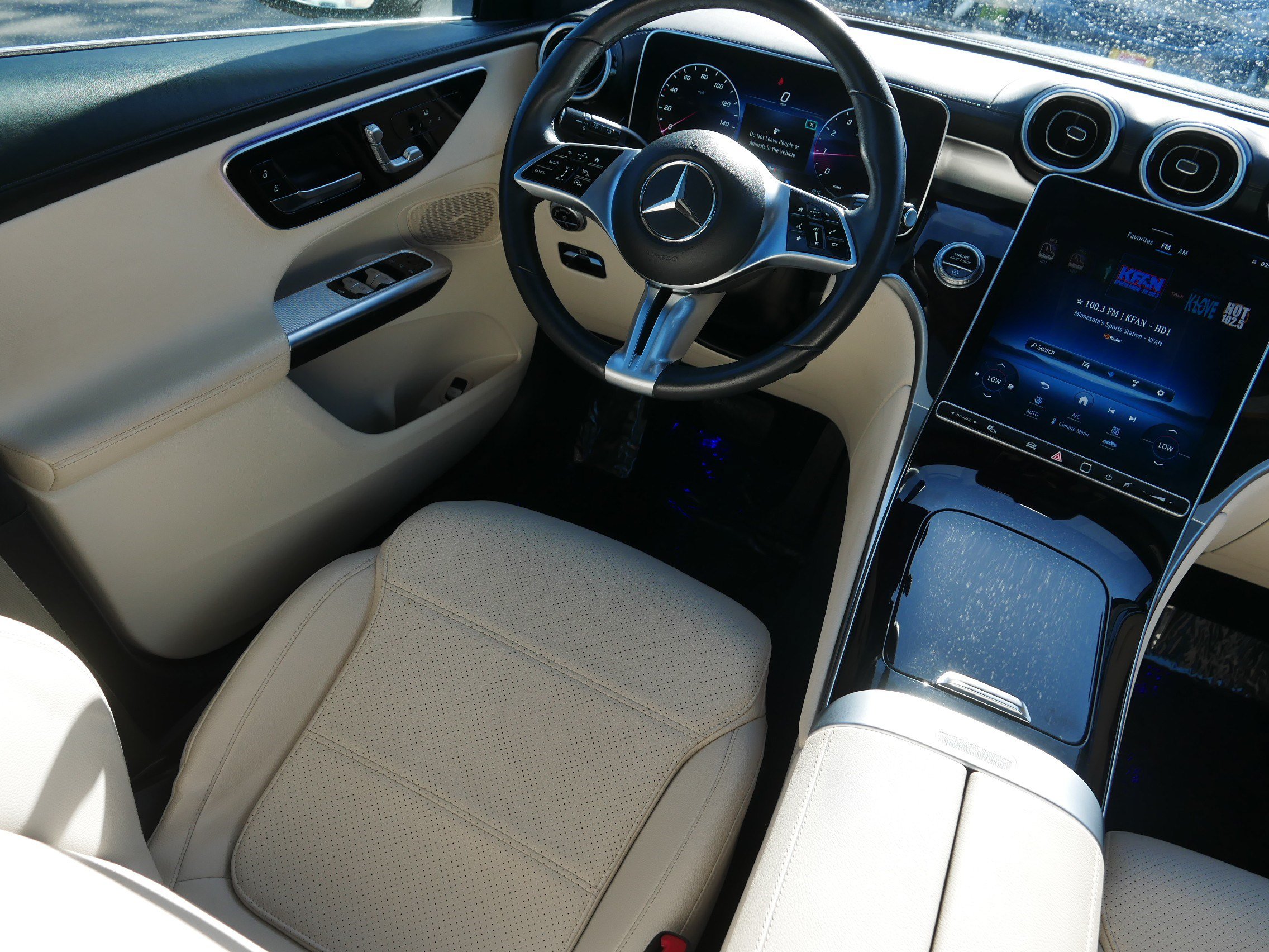 Used 2023 Mercedes-Benz GLC 300 4MATIC image 9