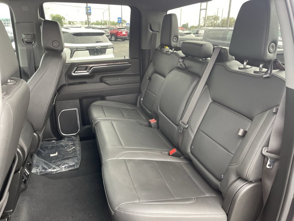 Used 2024 Chevrolet Silverado 2500 LTZ AWD/4WD image 21