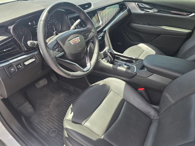 Used 2024 Cadillac XT6 Premium Luxury w/ Technology Package FWD image 24