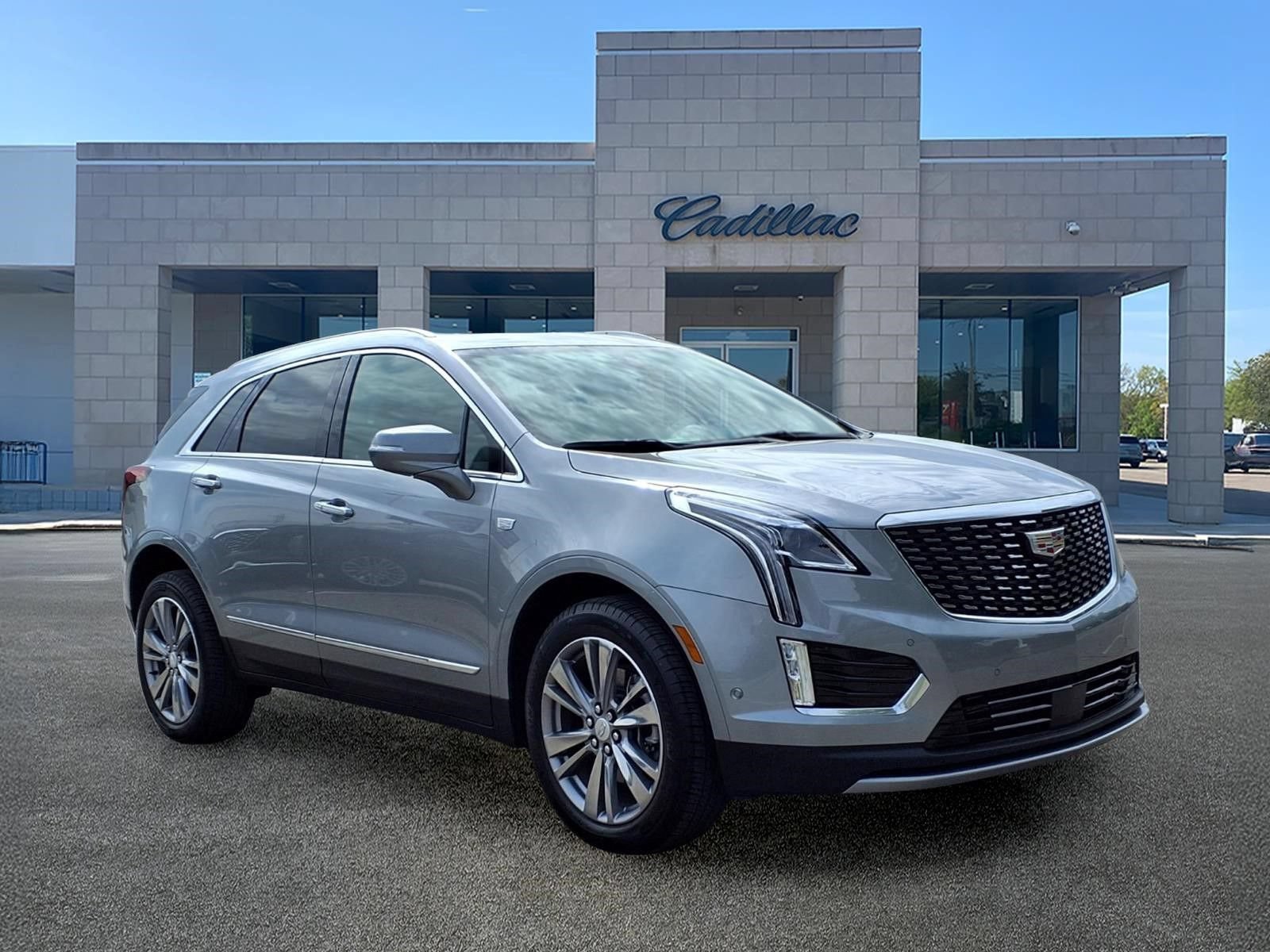 New 2026 Cadillac XT5 Premium Luxury w/ Driver Assist Package AWD/4WD image 3