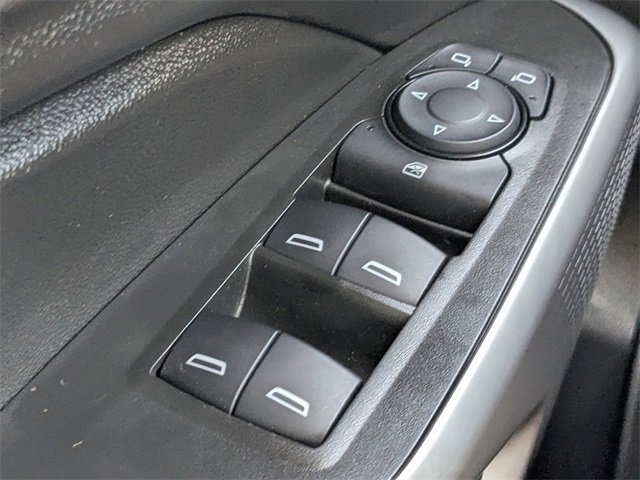 Certified 2025 Chevrolet Trax RS image 23