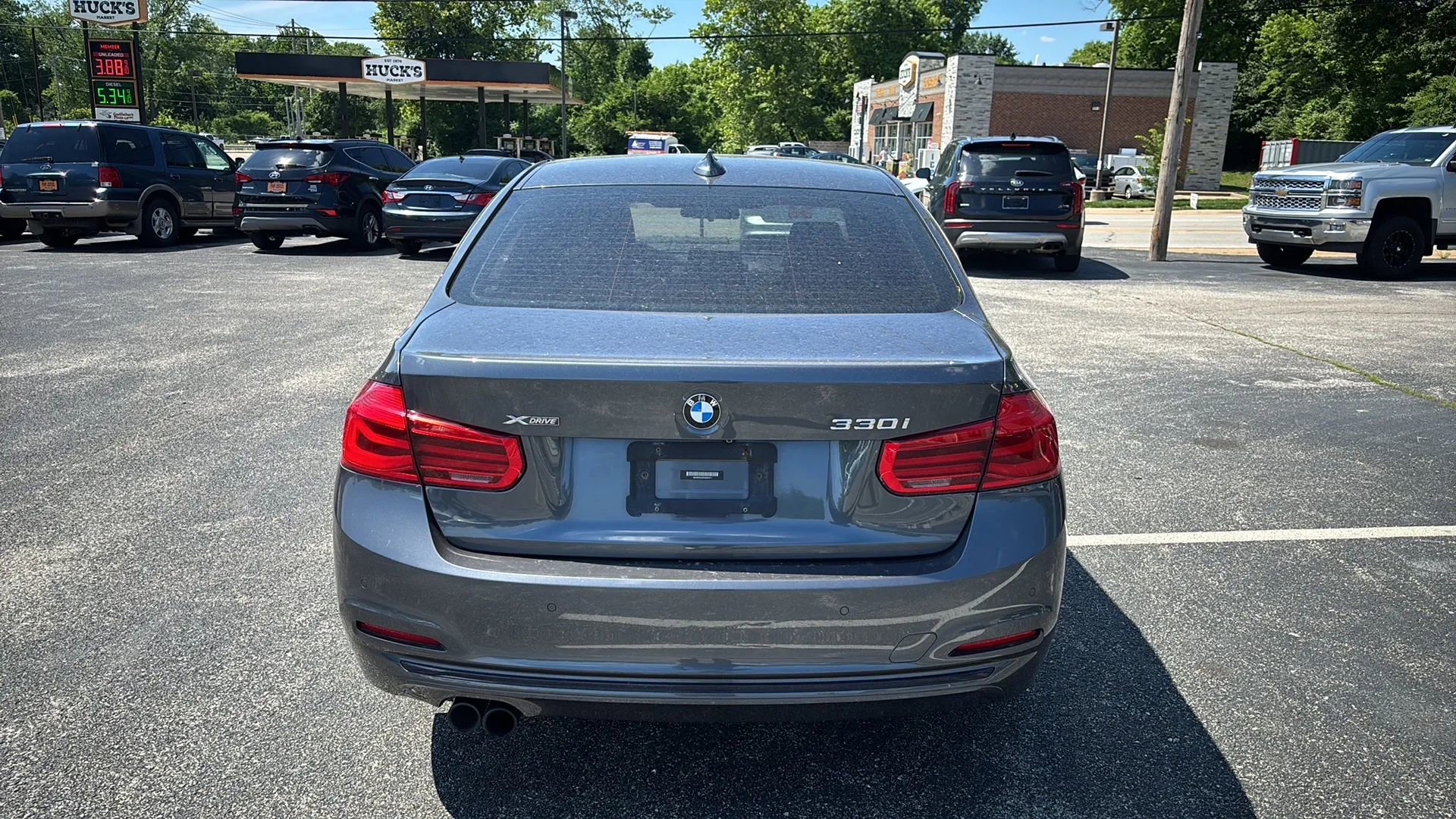 Used 2017 BMW 330i xDrive Sedan AWD/4WD image 4