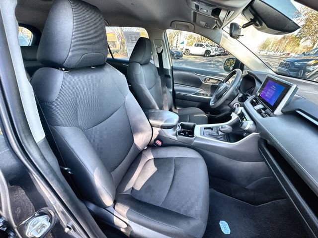 Used 2024 Toyota RAV4 LE image 32