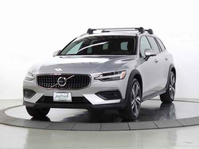 New 2025 Volvo V60 B5 Cross Country Plus w/ Protection Package Premier image 3