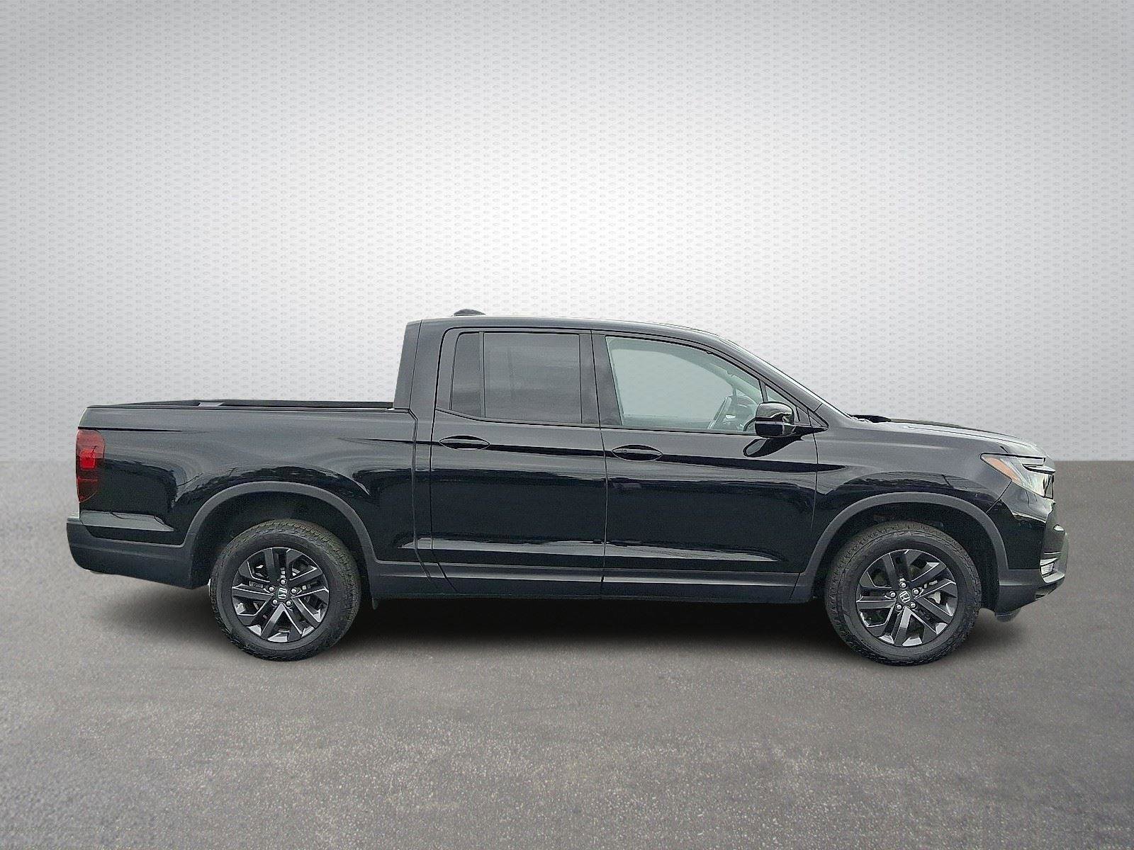 Used 2025 Honda Ridgeline Sport image 7