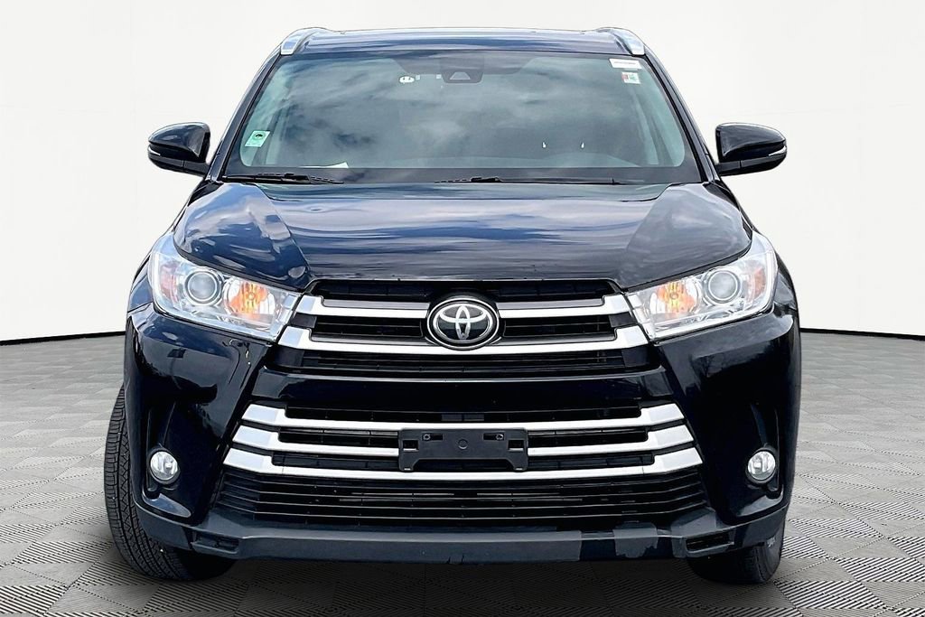 Used 2019 Toyota Highlander XLE AWD/4WD image 2