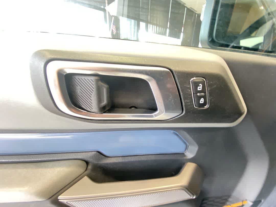 Used 2023 Ford Bronco Badlands AWD/4WD image 16
