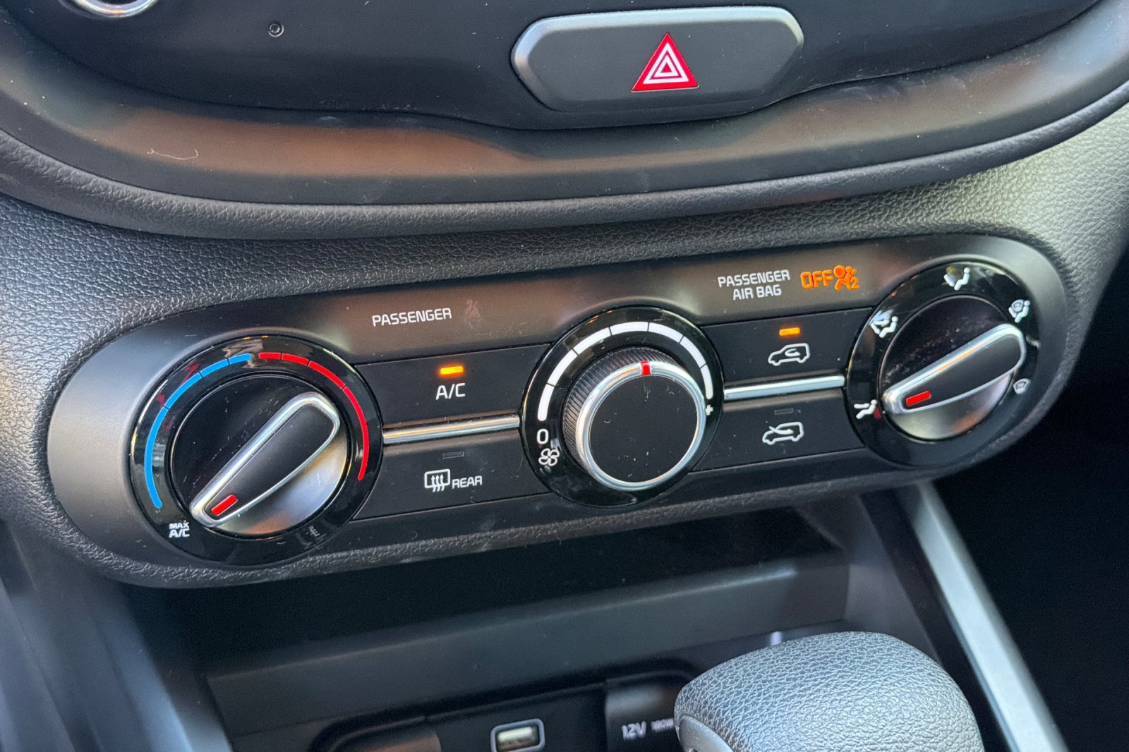 Used 2024 Kia Soul LX FWD image 17