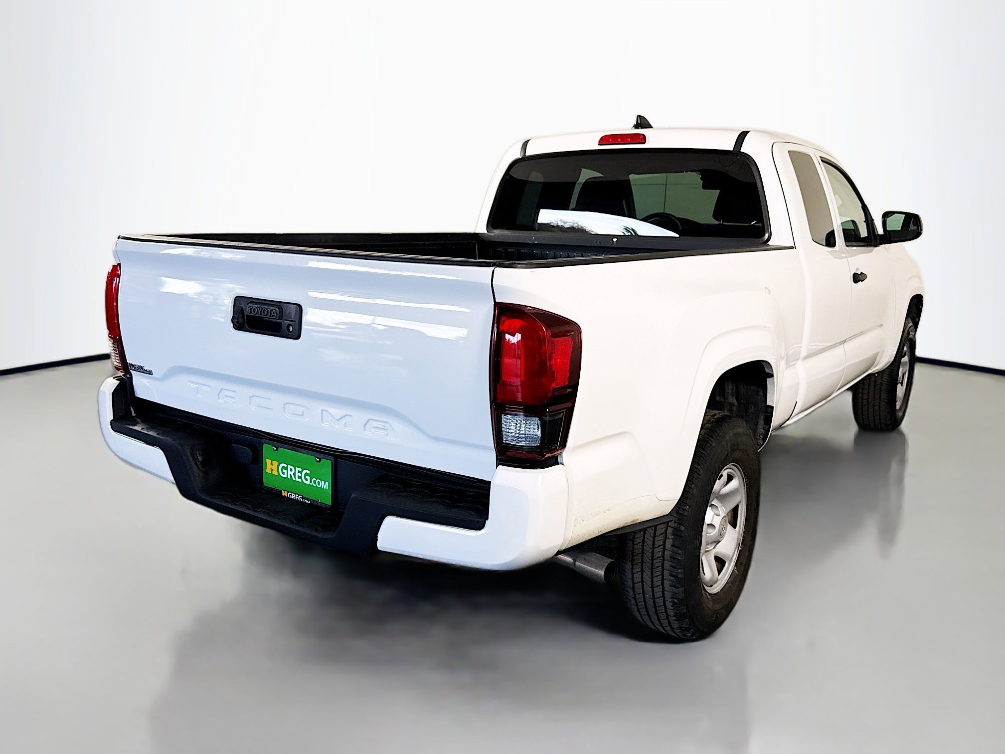 Used 2022 Toyota Tacoma SR image 10