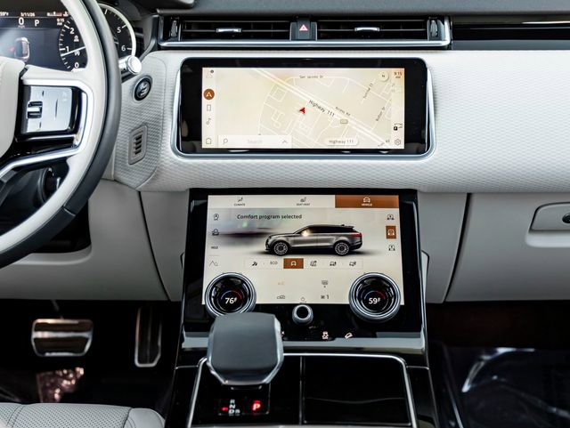 Used 2022 Land Rover Range Rover Velar R-Dynamic S image 18